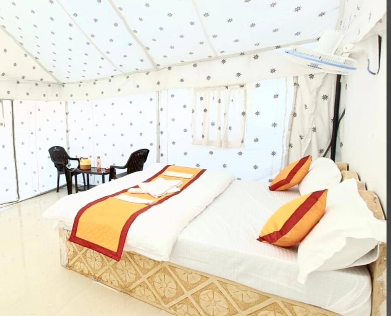 The Saffron Desert Camp Джайсалмер Екстериор снимка